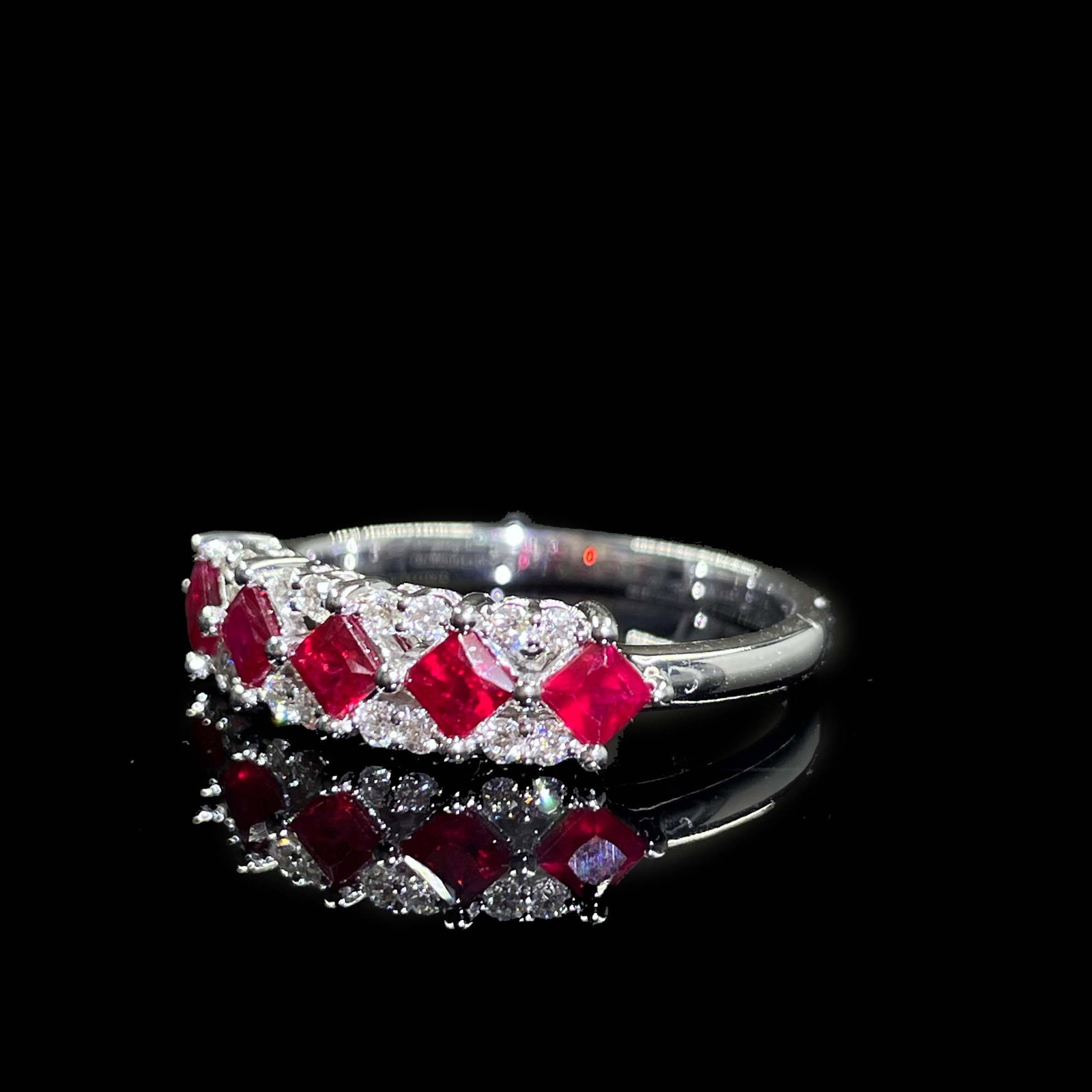 14k Gold 0.96 Ctw Natural Ruby & Diamond Ring - 3