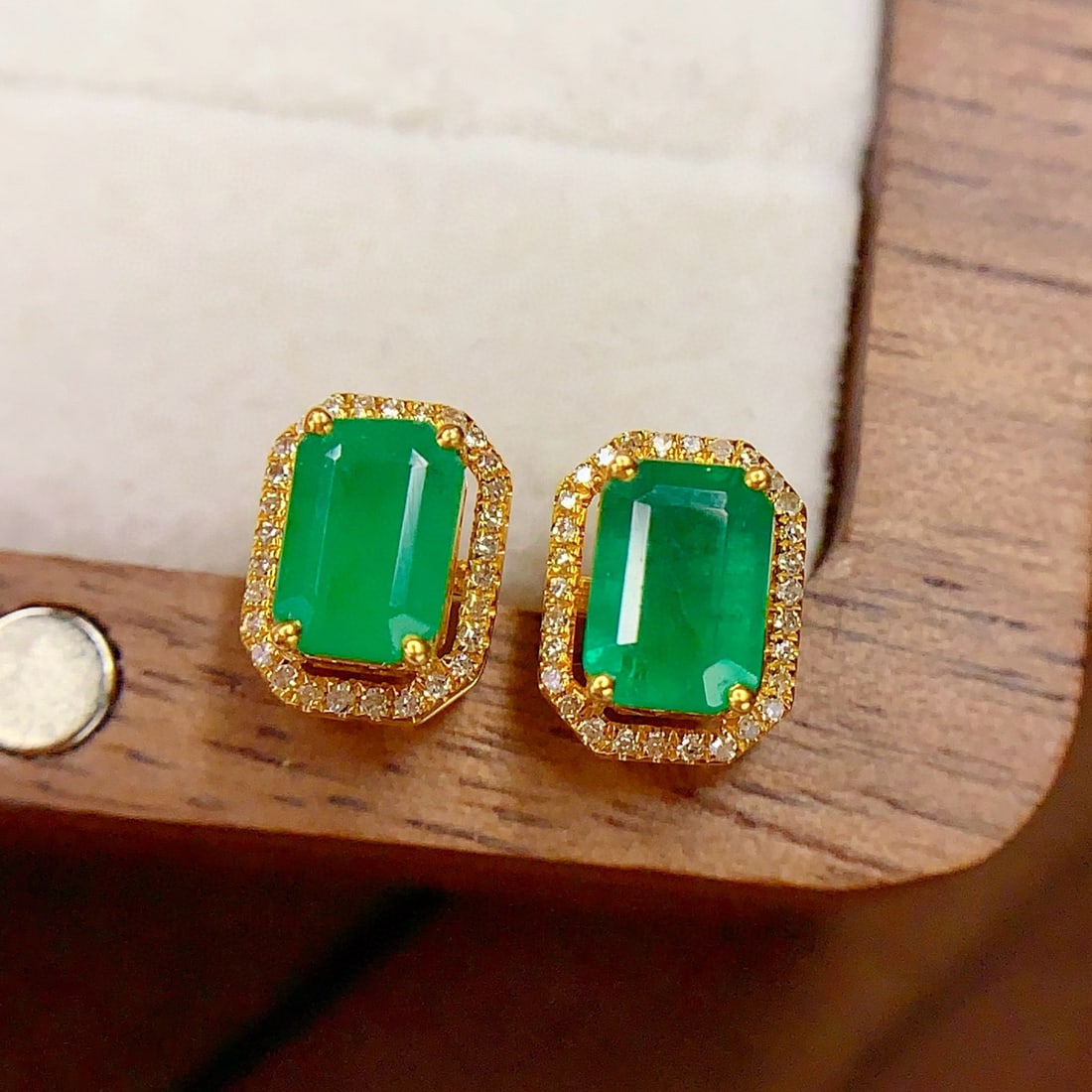 14k Gold 1.4 Ct Natural Emerald & Diamond Earrings - 5