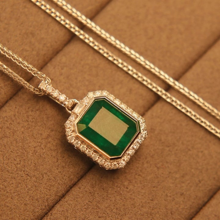 14k Gold 5.27 Ctw Vivid Green Natural Emerald & Diamond Pendant( Without Chain ) - 3