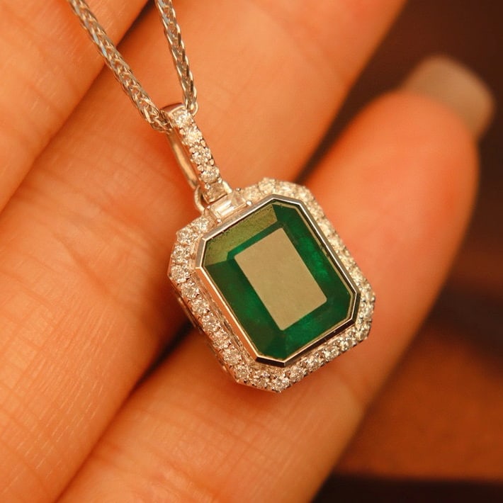 14k Gold 5.27 Ctw Vivid Green Natural Emerald & Diamond Pendant( Without Chain ) - 4