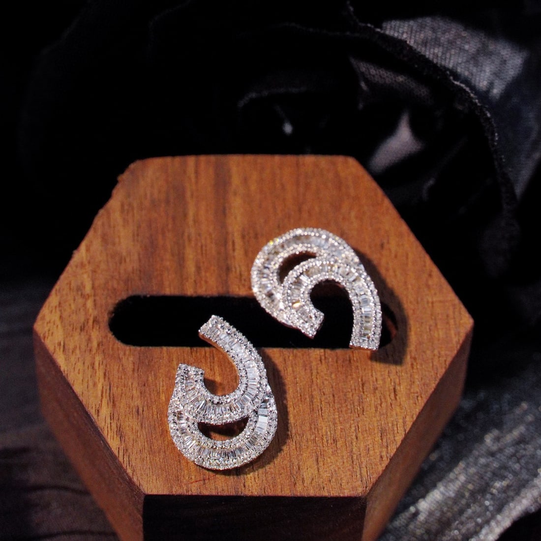 14k Gold 0.8 Ct Natural H Diamond Earrings - 2