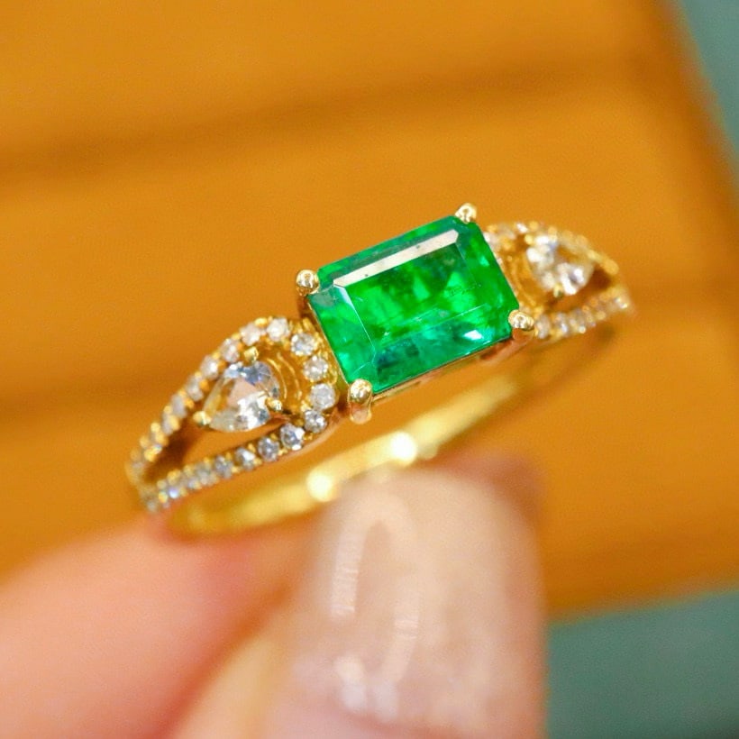 14k Gold 0.67 Ctw Natural Emerald & Diamond Ring - 2