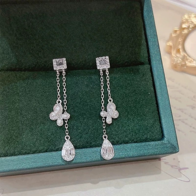 14k Gold 0.35 Ct Natural H Diamond Earrings: Ref:230985083 // gold content:14k gold // main gemstone:diamond // shape:multiply // carat weight:0. 35ct // clarity grade:vs-si // color:h // treatment:natural // Condition: New Low Estimate: