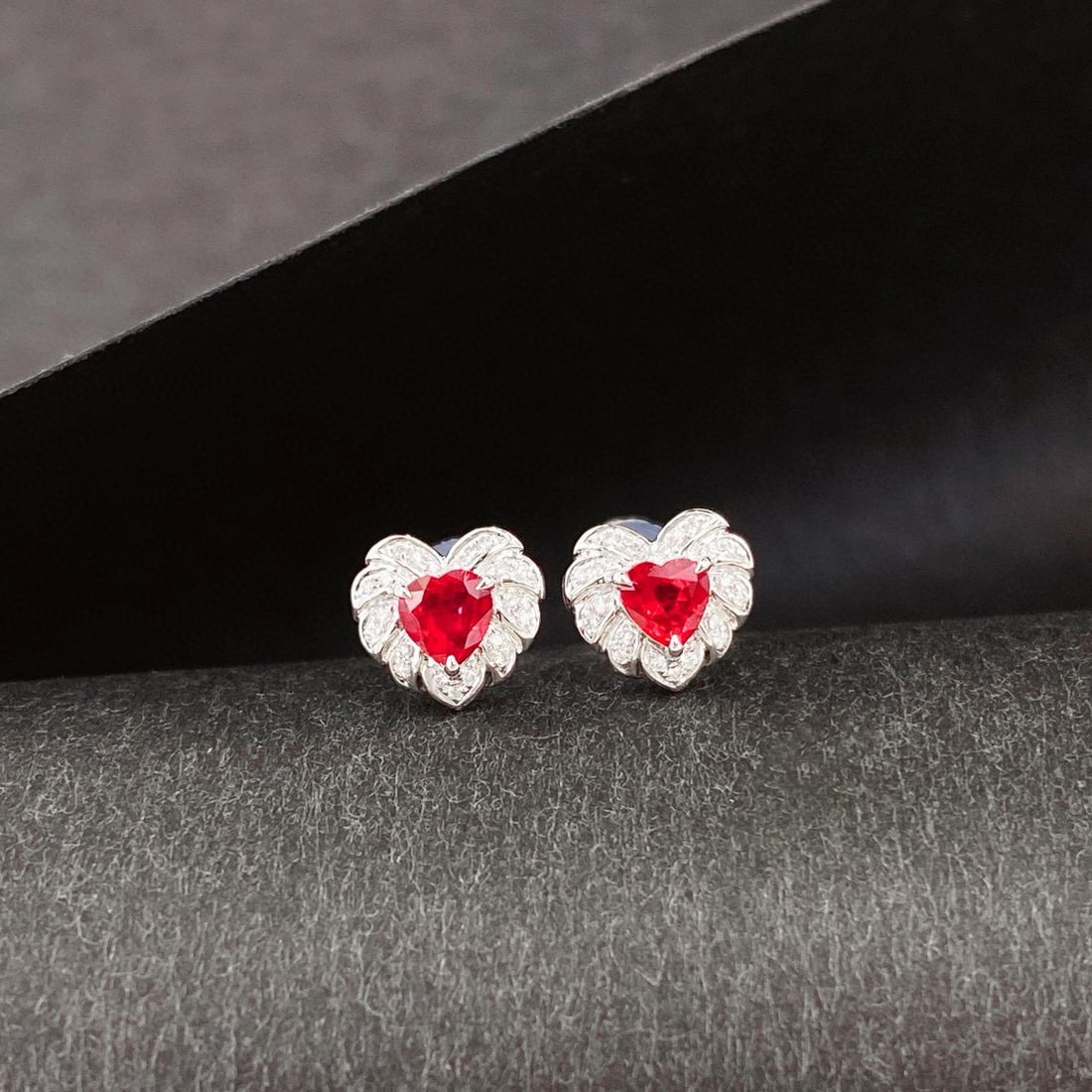 14k Gold 0.59 Ctw Natural Ruby & Diamond Earrings: Ref:230985098 // gold content:14k gold // main gemstone:ruby // shape:heart // carat weight:0. 51ct // color:red // treatment:natural // // adjacent gemstone 2 : diamond // shape:round // carat