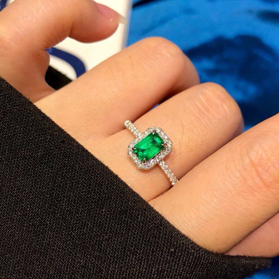 14k Gold 0.91 Ctw Natural Emerald & Diamond Ring - 4