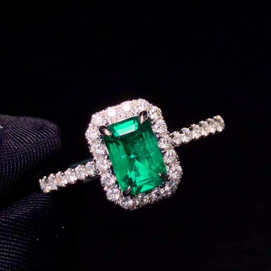 14k Gold 0.91 Ctw Natural Emerald & Diamond Ring - 5