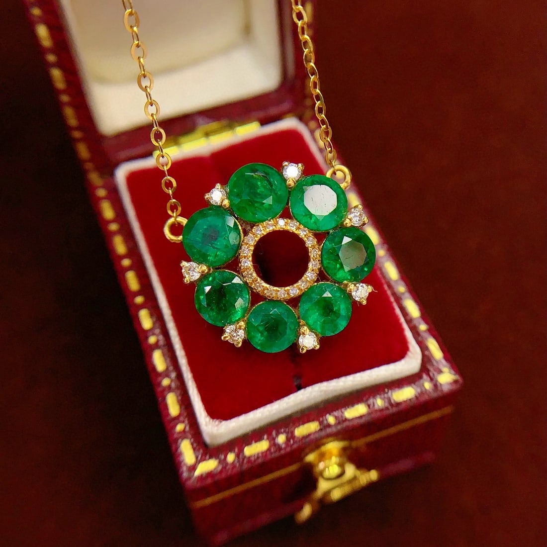 14k Gold 3.0 Ct Natural Emerald & Diamond Necklace - 2