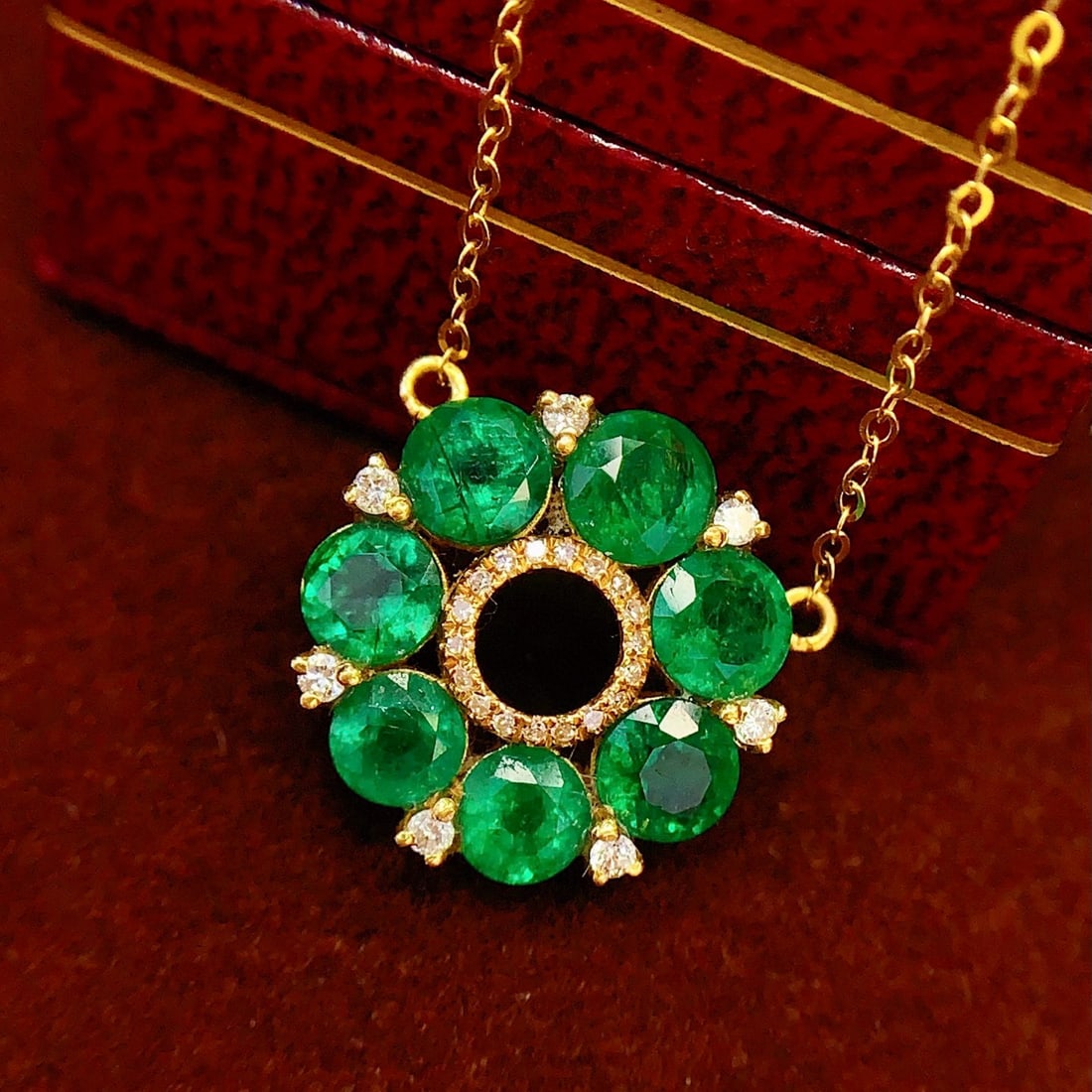 14k Gold 3.0 Ct Natural Emerald & Diamond Necklace - 3