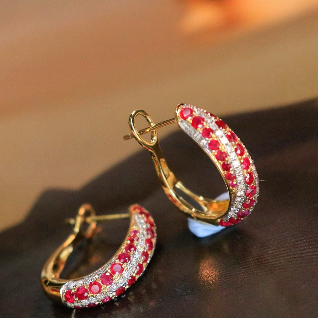 14k Gold 1.8 Ctw Natural Ruby & Diamond Earrings: Ref:230985103 // gold content:14k gold // main gemstone:ruby // shape:round // carat weight:1. 4ct // color:red // treatment:natural // cut grade:g // // adjacent gemstone 2 : diamond // shape:round