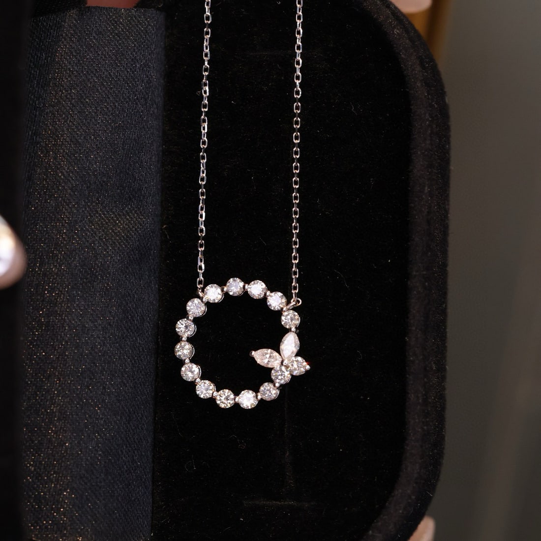 14k Gold 0.85 Ct Natural H Diamond Necklace: Ref:230985104 // gold content:14k gold // main gemstone:diamond // shape:multiply // carat weight:0. 85ct // clarity grade:vs-si // color:h // treatment:natural // Condition: New Low Estimate: