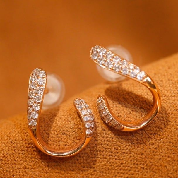 14k Gold 0.18 Ct Natural H Diamond Earrings: Ref:230985108 // gold content:14k gold // main gemstone:diamond // shape:round // carat weight:0. 18ct // clarity grade:vs-si // color:h // treatment:natural // cut grade:g // Condition: New Low