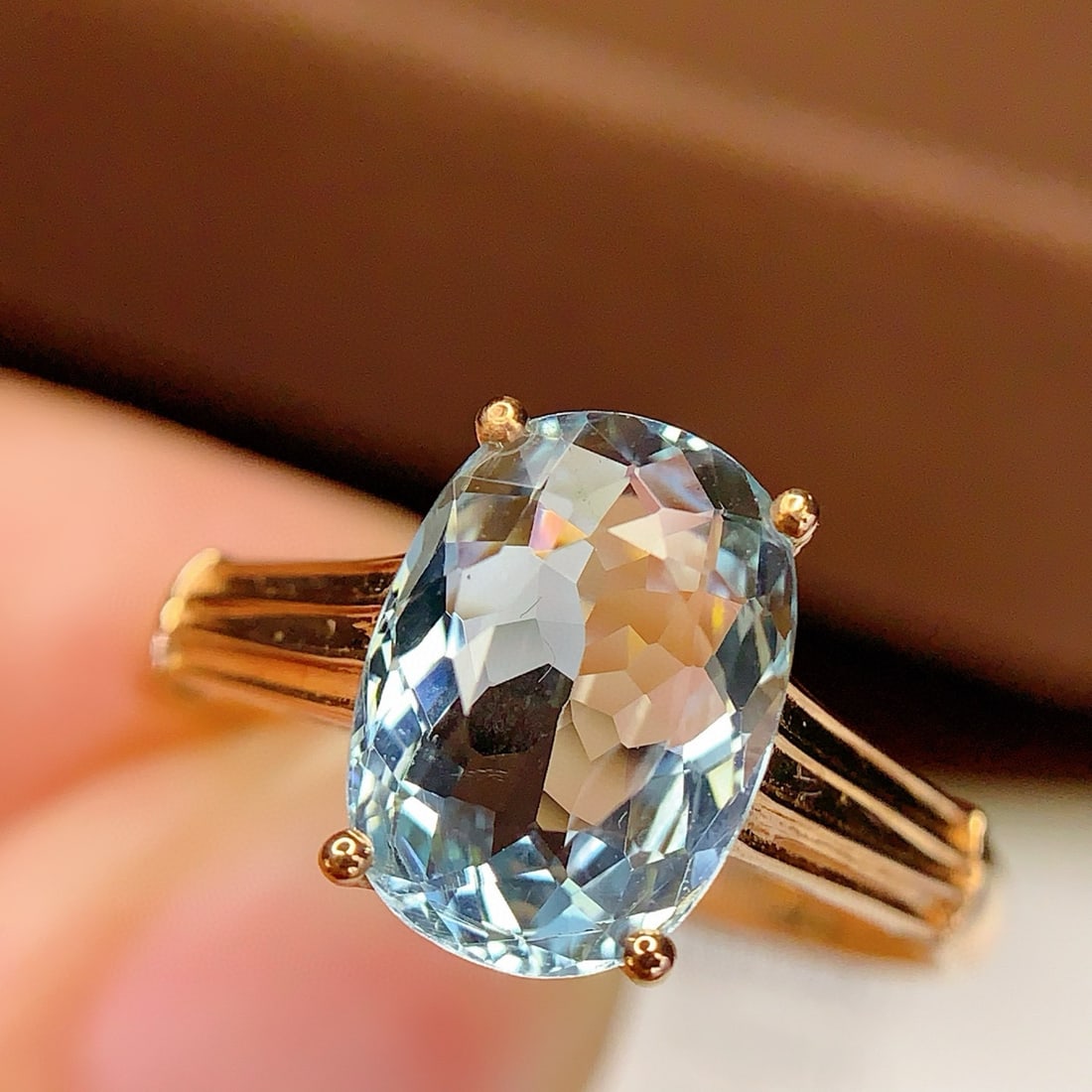 14k Gold 2.5 Ct Natural Aquamarine Ring: Ref:230985115 // gold content:14k gold // ring size:7. 25us // // main gemstone:aquamarine // shape:oval // carat weight:2. 5ct // color:blue // treatment:natural // Condition: New Low Estimate: