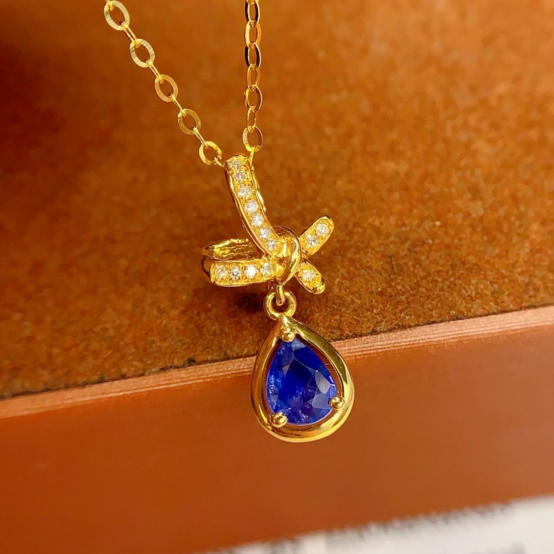 14k Gold 0.5 Ct Natural Sapphire & Diamond Necklace - 3