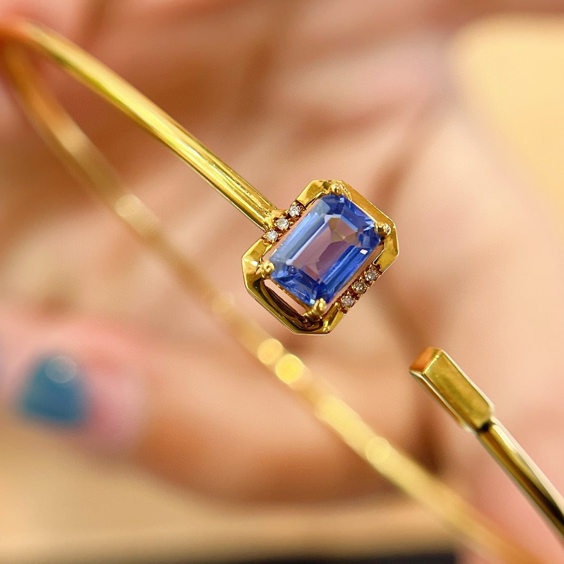 14k Gold 0.76 Ct Natural Sapphire & Diamond Bangle - 3