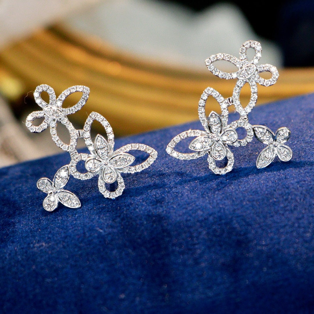 14k Gold 1.0 Ct Natural H Diamond Earrings: Ref:230985138 // gold content:14k gold // main gemstone:diamond // shape:round // carat weight:1. 0ct // clarity grade:vs-si // color:h // treatment:natural // cut grade:g // Condition: New Low
