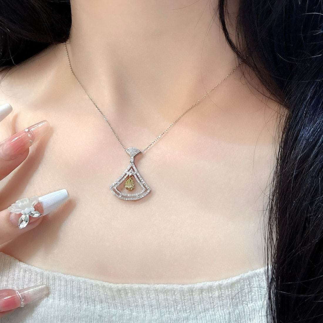 14k Gold 0.5 Ct Natural Yellow Diamond & Diamond Necklace - 3