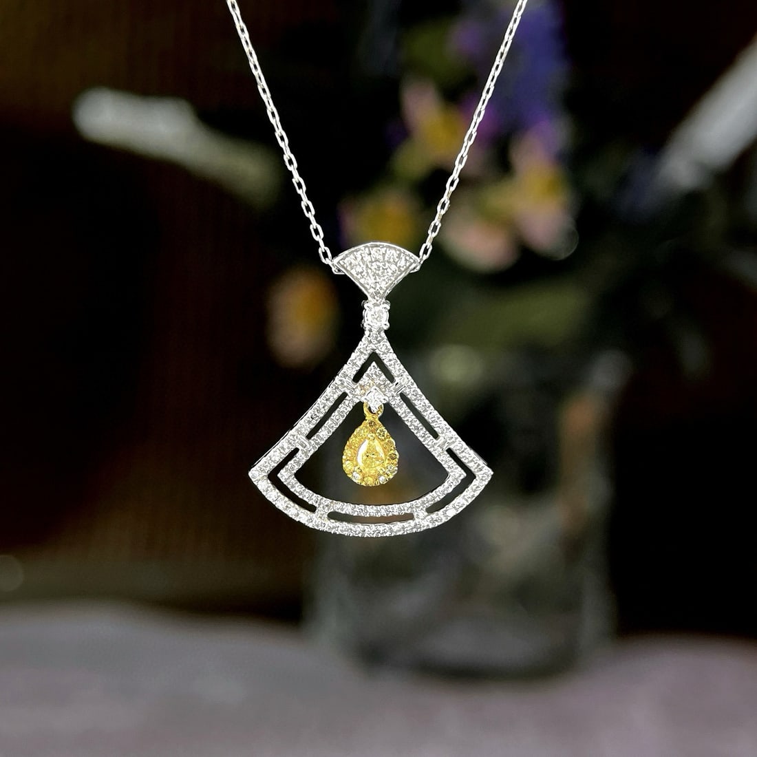 14k Gold 0.5 Ct Natural Yellow Diamond & Diamond Necklace - 5