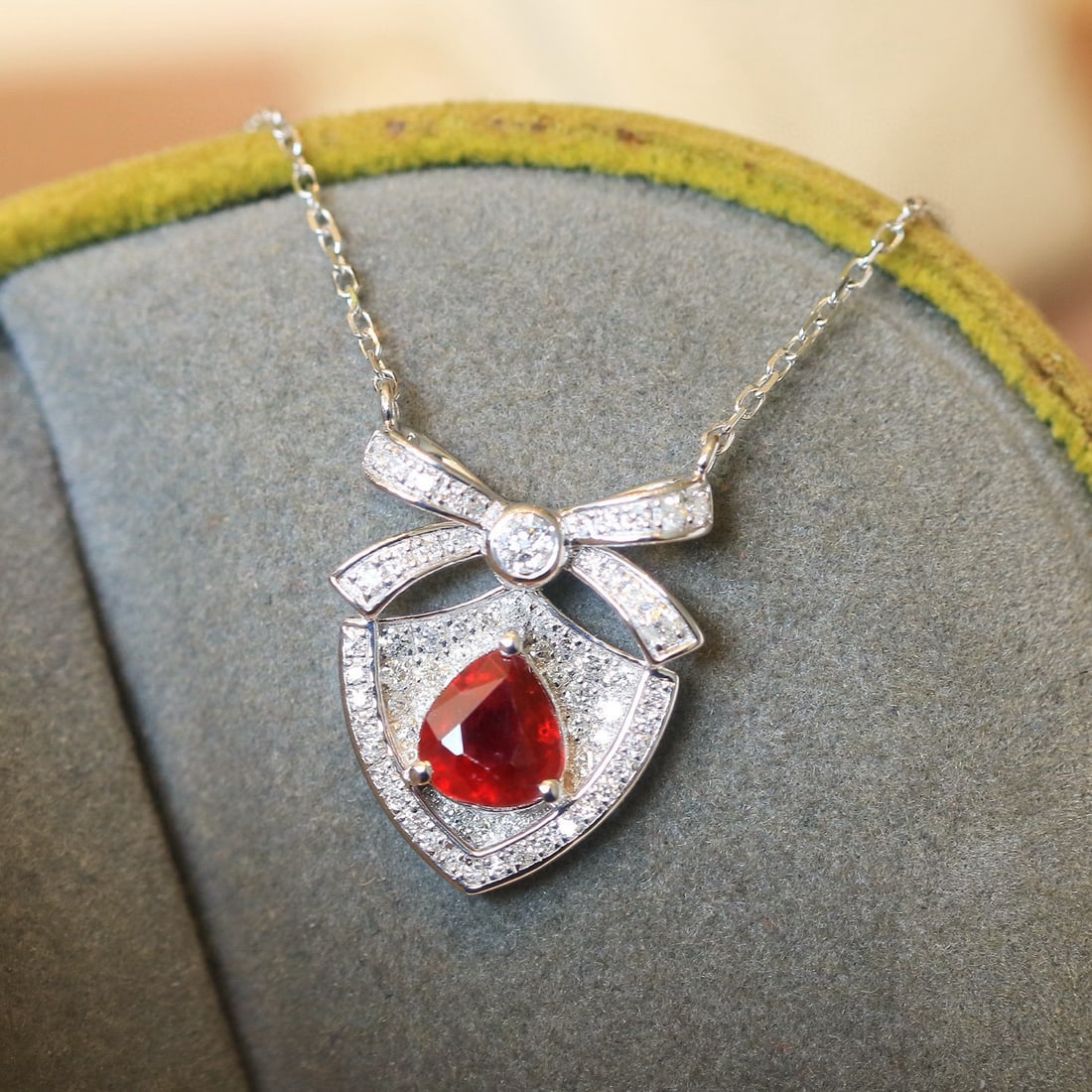 14k Gold 1.12 Ctw Natural Ruby & Diamond Necklace: Ref:230985147 // gold content:14k gold // main gemstone:ruby // shape:pear // carat weight:0. 8ct // color:red // treatment:natural // // adjacent gemstone 2 : diamond // shape:round // carat