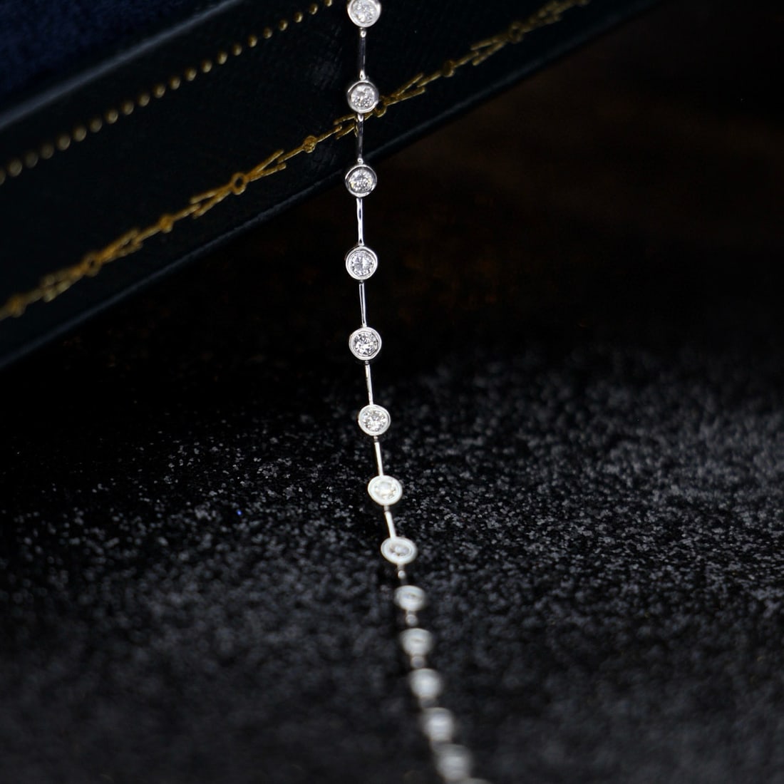 14k Gold 0.55 Ct Natural H Diamond Bracelet: Ref:230985159 // gold content:14k gold // main gemstone:diamond // shape:round // carat weight:0. 55ct // clarity grade:vs-si // color:h // treatment:natural // cut grade:g // Condition: New Low