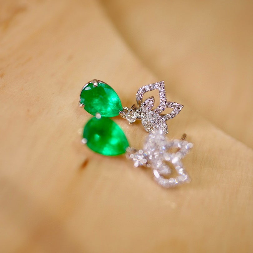 14k Gold 1.59 Ctw Natural Emerald & Diamond Earrings - 5