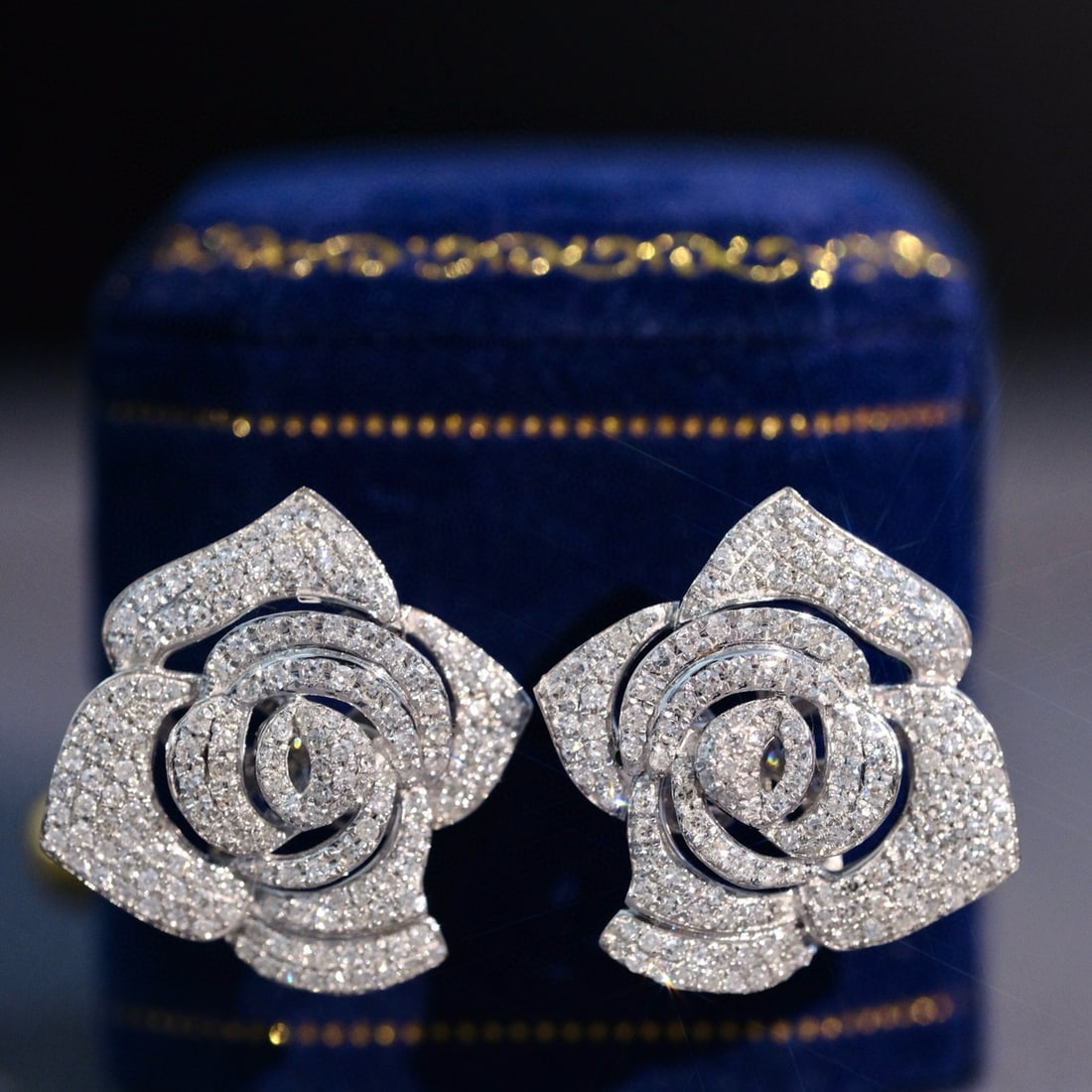 14k Gold 1.2 Ct Natural H Diamond & Flowers Earrings: Ref:230985166 // gold content:14k gold // main gemstone:diamond // shape:round // carat weight:1. 2ct // clarity grade:vs-si // color:h // treatment:natural // cut grade:g // Condition: New Low