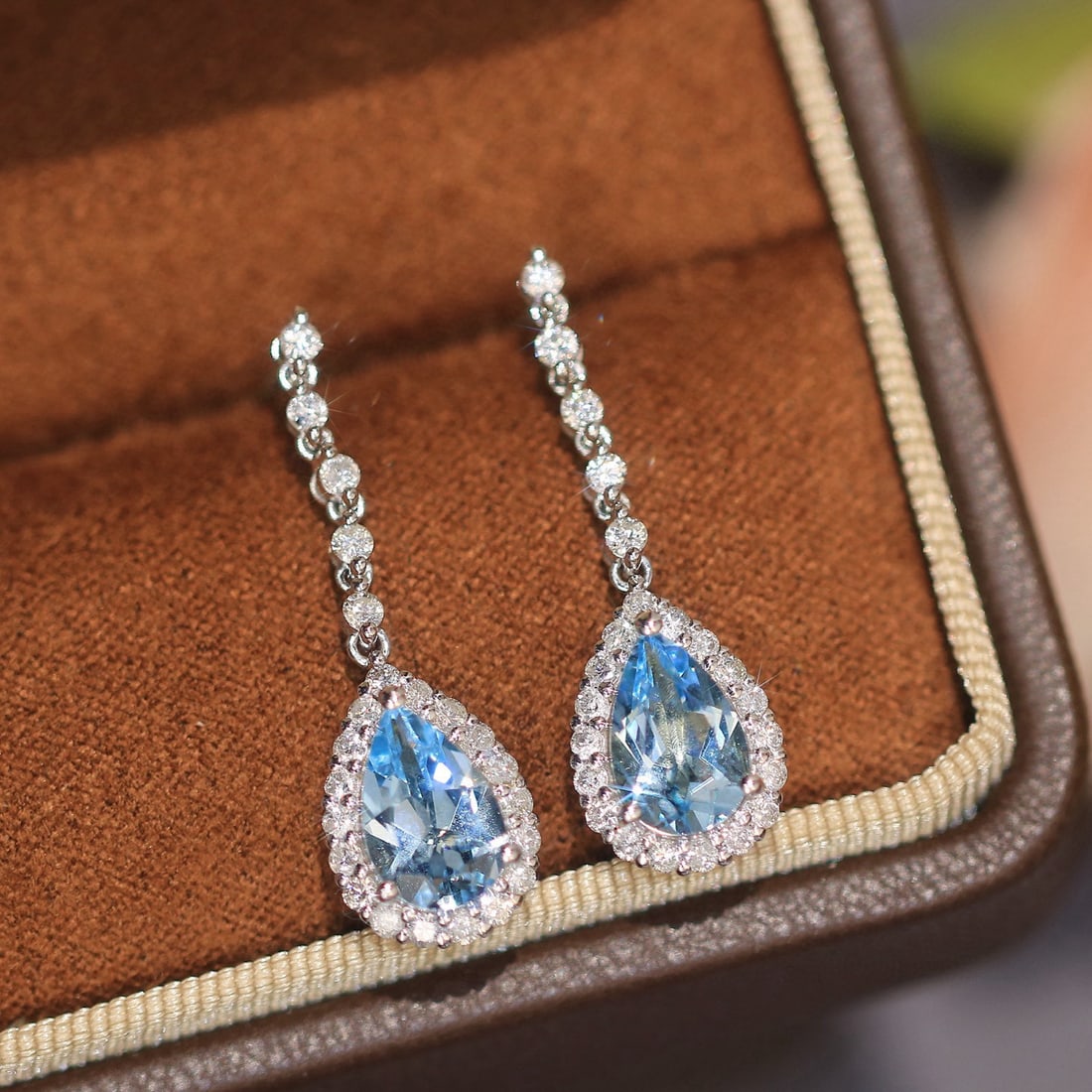 14k Gold 2.0 Ct Natural Aquamarine & Diamond Earrings - 2