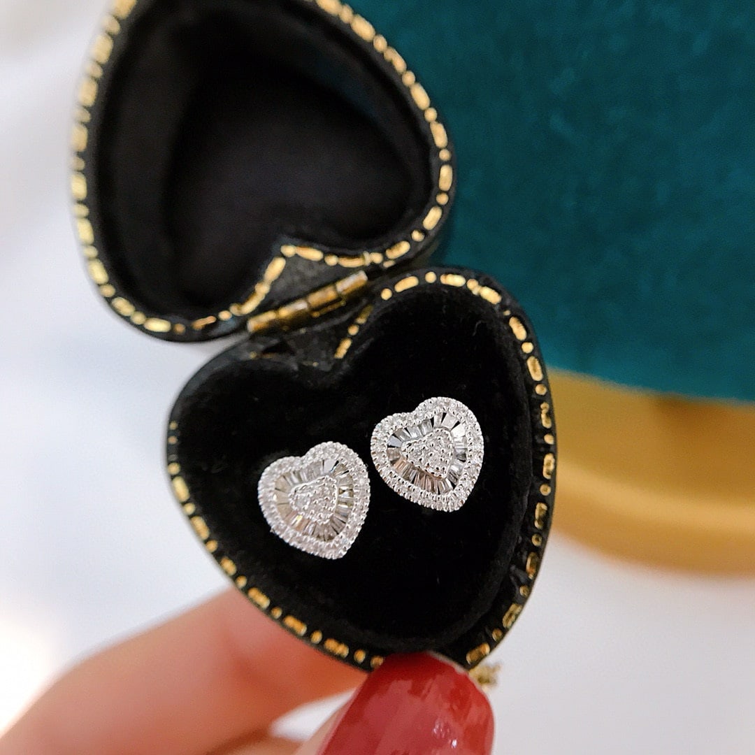 14k Gold 0.3 Ct Natural H Diamond Earrings: Ref:230985172 // gold content:14k gold // main gemstone:diamond // shape:multiply // carat weight:0. 3ct // clarity grade:vs-si // color:h // treatment:natural // Condition: New Low Estimate: 1400.00