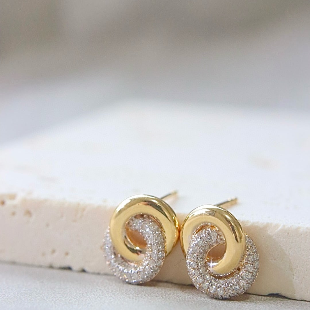 14k Gold 0.6 Ct Natural H Diamond Earrings: Ref:230985177 // gold content:14k gold // main gemstone:diamond // shape:round // carat weight:0. 6ct // clarity grade:vs-si // color:h // treatment:natural // cut grade:g // Condition: New Low
