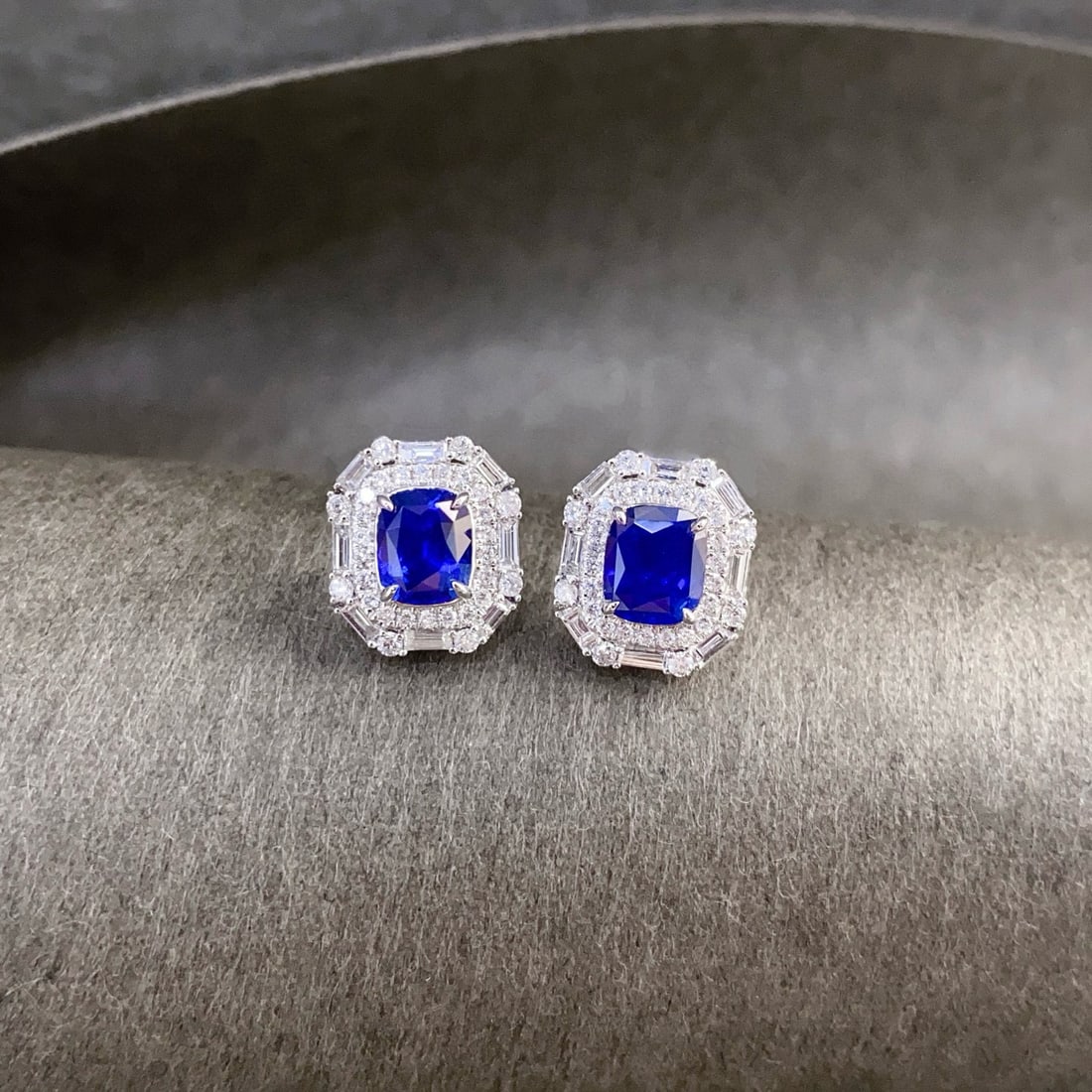 14k Gold 2.78 Ctw Natural Sapphire & Diamond Earrings - 2