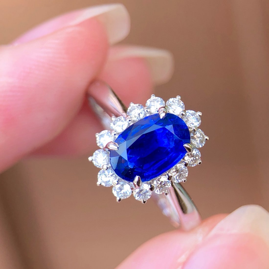 14k Gold 1.90 Ctw Natural Sapphire & Diamond Ring: Ref:230985180 // gold content:14k gold // ring size:7. 25us // // main gemstone:sapphire // shape:oval // carat weight:1. 51ct // color:royal blue // treatment:natural // // adjacent gemstone 2 :