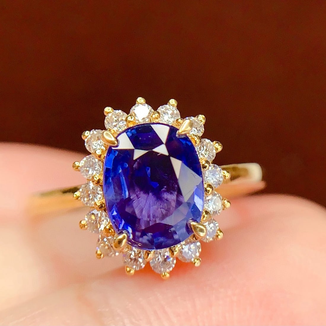14k Gold 1.8 Ct Natural Sapphire & Diamond Ring: Ref:230985183 // gold content:14k gold // ring size:7. 25us // // main gemstone:sapphire // shape:oval // carat weight:1. 8ct // color:blue // treatment:natural // // adjacent gemstone 2 : diamond //