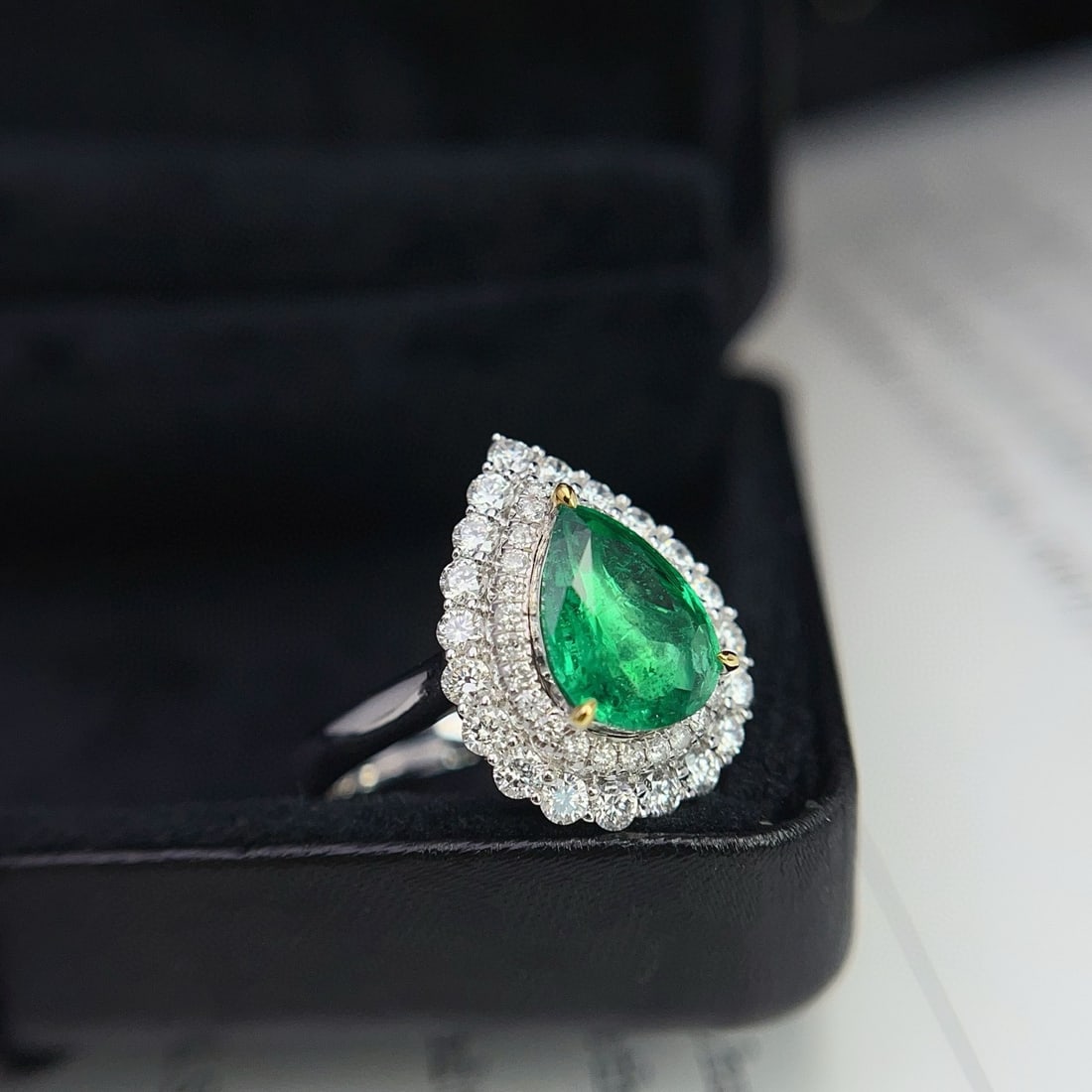 14k Gold 2.35 Ctw Vivid Green Natural Emerald & Diamond Ring - 5