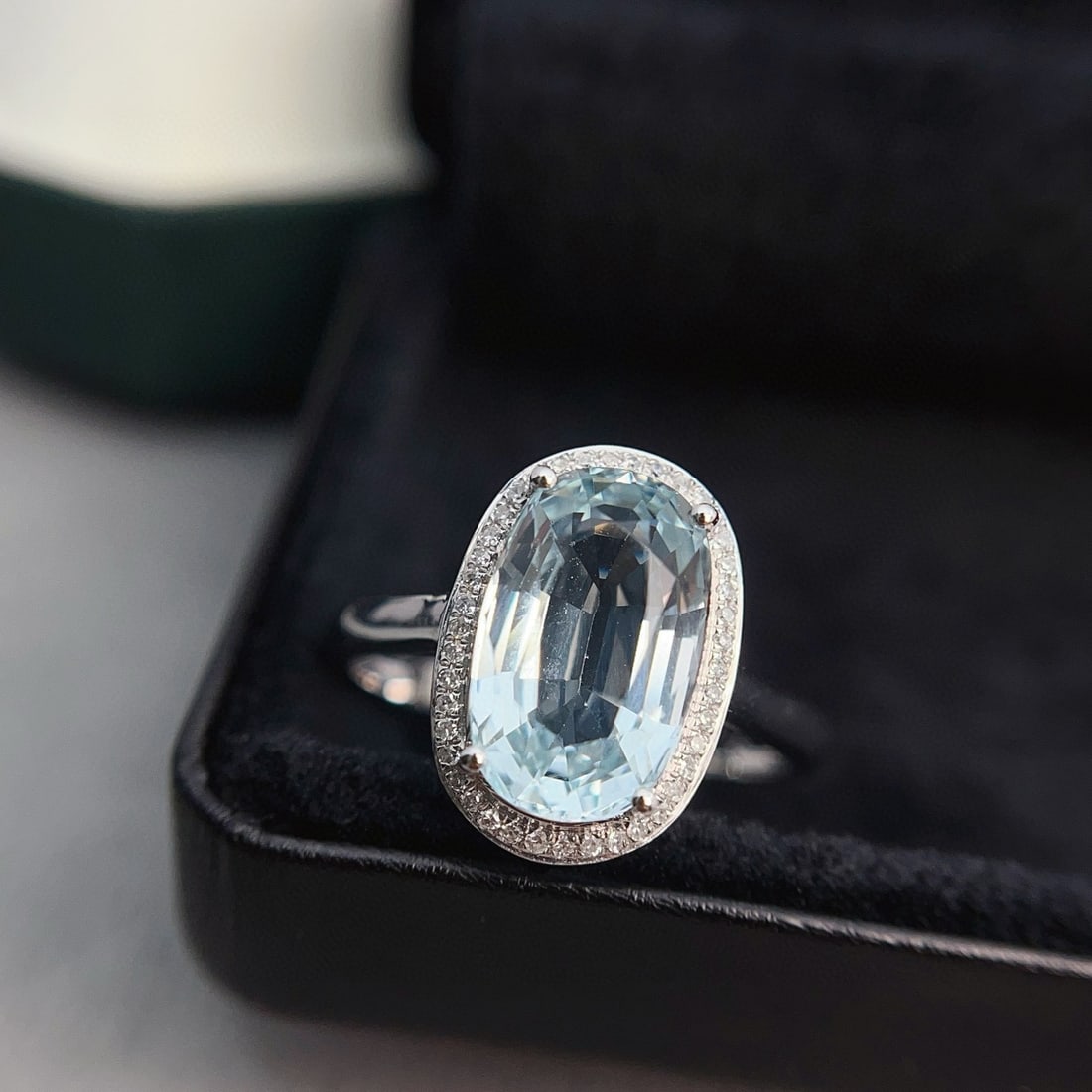 14k Gold 3.5 Ct Natural Aquamarine & Diamond Ring: Ref:230985193 // gold content:14k gold // ring size:7. 25us // // main gemstone:aquamarine // shape:oval // carat weight:3. 5ct // color:blue // treatment:natural // // adjacent gemstone 2 : diamond