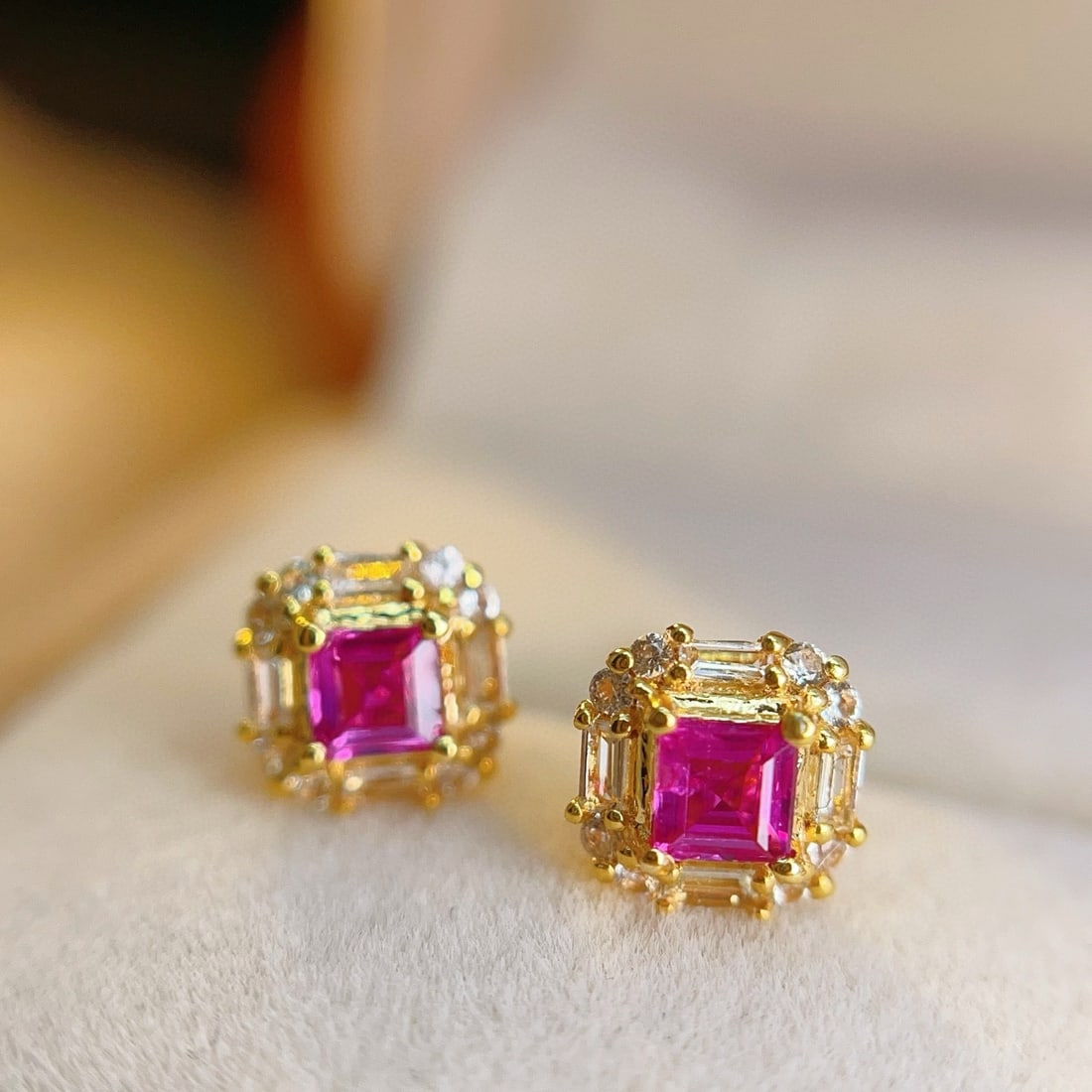14k Gold 0.4 Ct Natural Ruby & Sapphire Earrings: Ref:230985194 // gold content:14k gold // main gemstone:ruby // shape:square // carat weight:0. 4ct // color:red // treatment:natural // // adjacent gemstone 2 : sapphire // number of stones:24 //