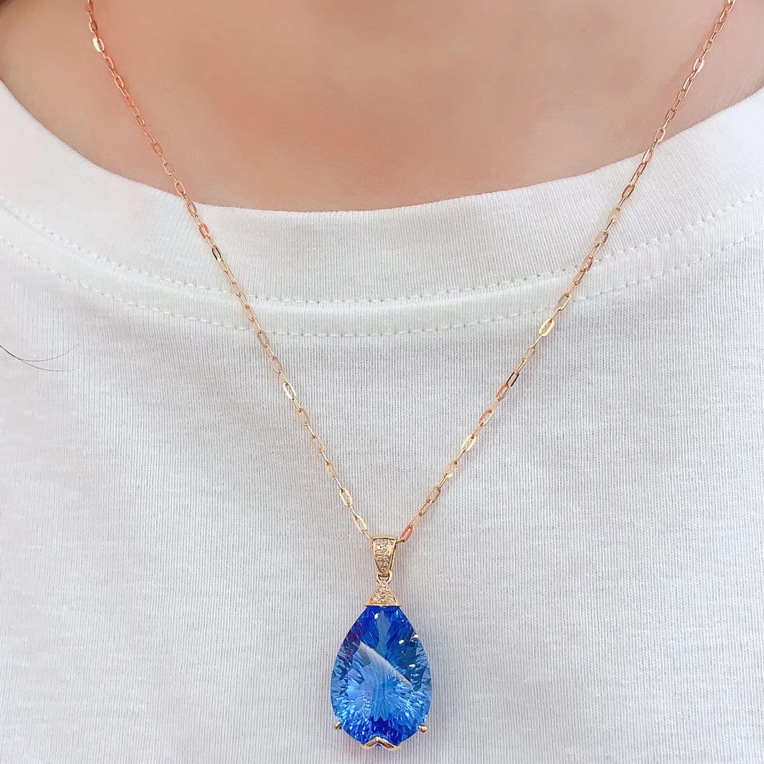 14k Gold 24.25 Ct Natural Topaz & Diamond Pendant( Without Chain ) - 4