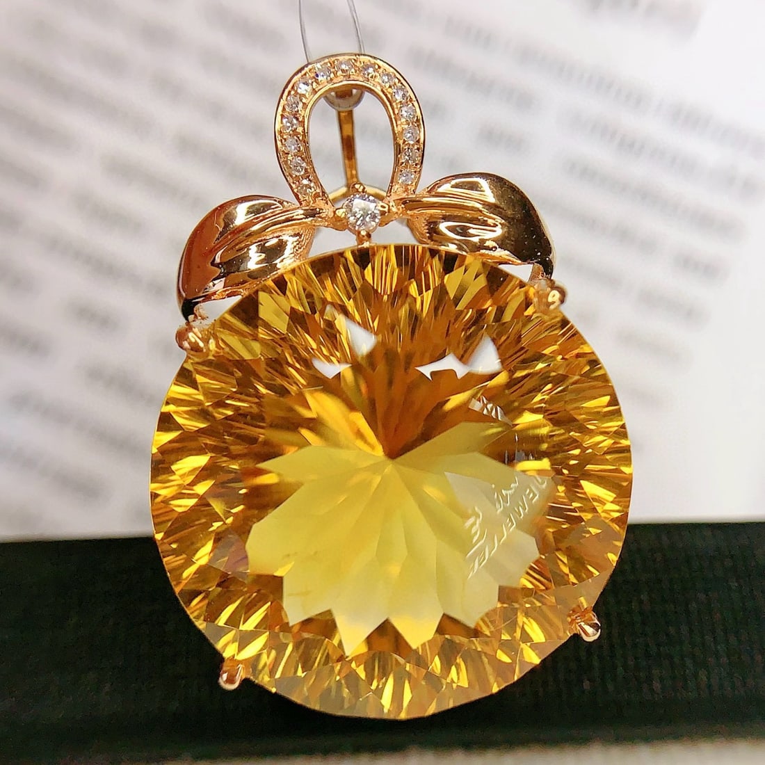 14k Gold 29.25 Ct Natural Citrine & Diamond Pendant( Without Chain ): Ref:230985203 // gold content:14k gold // main gemstone:citrine // shape:round // carat weight:29. 25ct // color:yellow // treatment:natural // cut grade:g // // adjacent gemstone 2 : diamond //