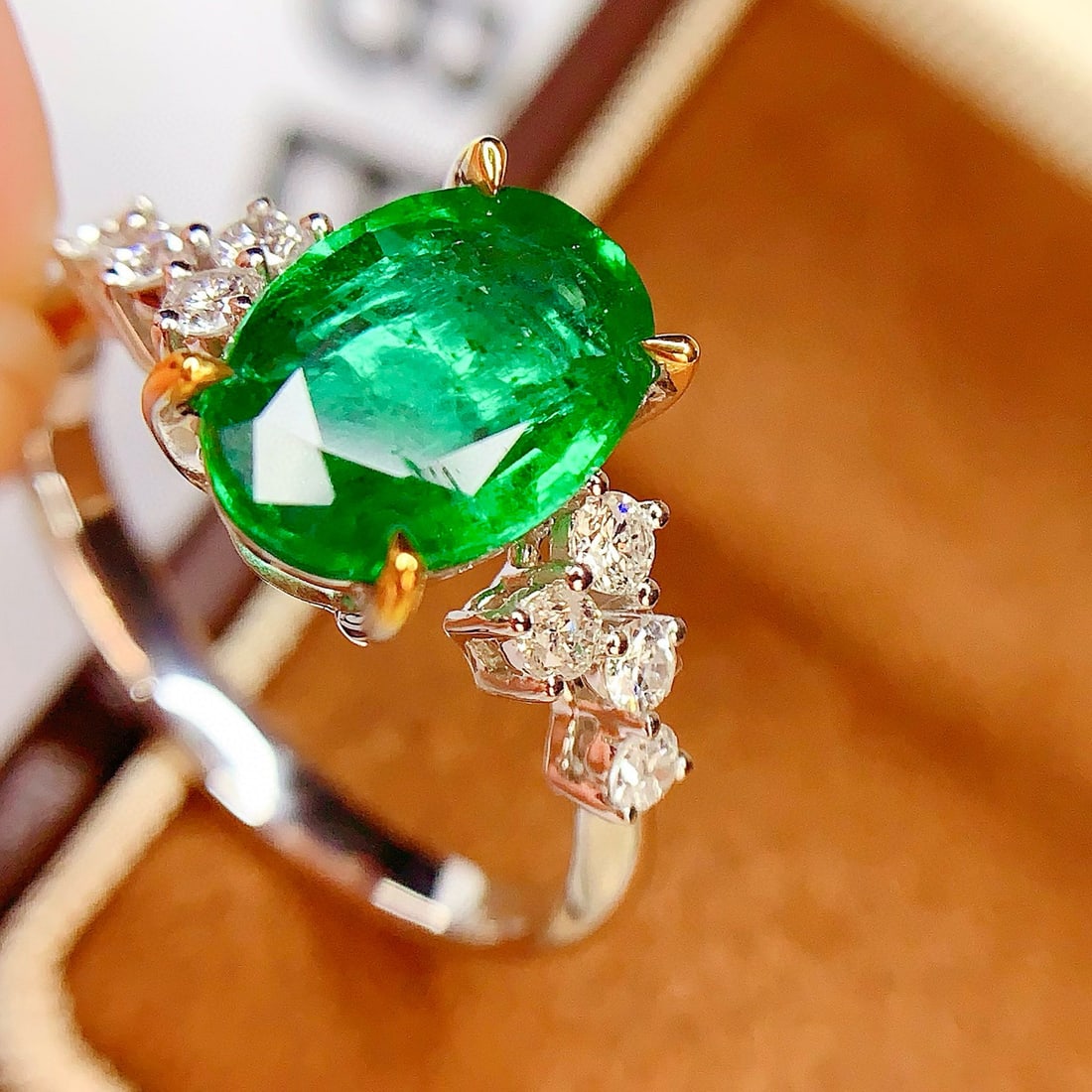 14k Gold 2.88 Ct Natural Emerald & Diamond Ring - 6