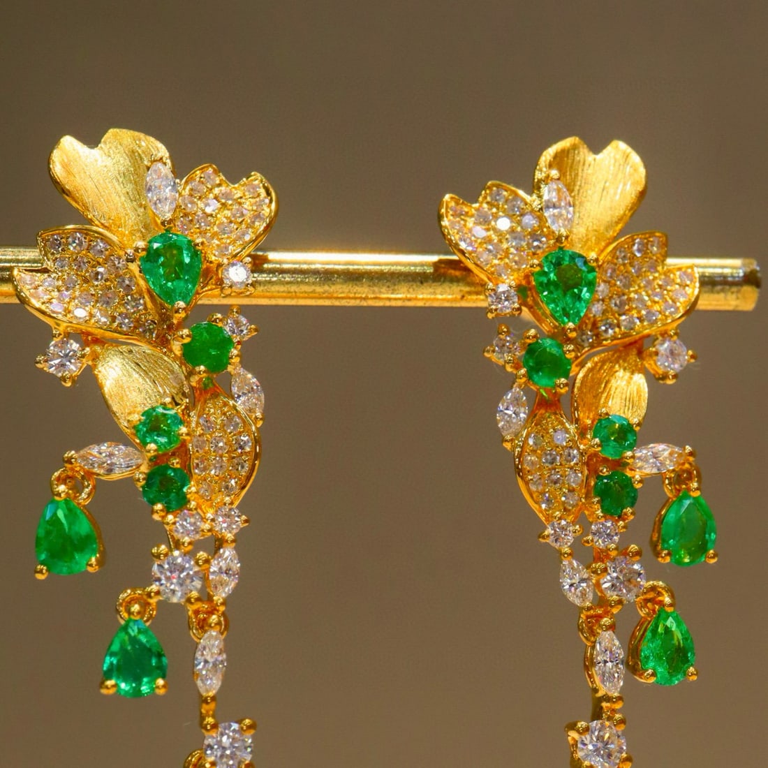 14k Gold 2.60 Ctw Natural Emerald & Diamond Earrings - 2