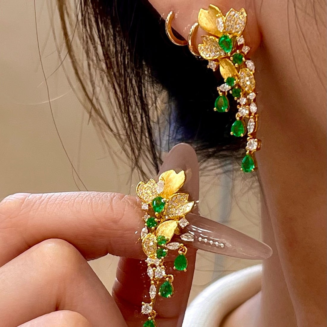 14k Gold 2.60 Ctw Natural Emerald & Diamond Earrings - 6