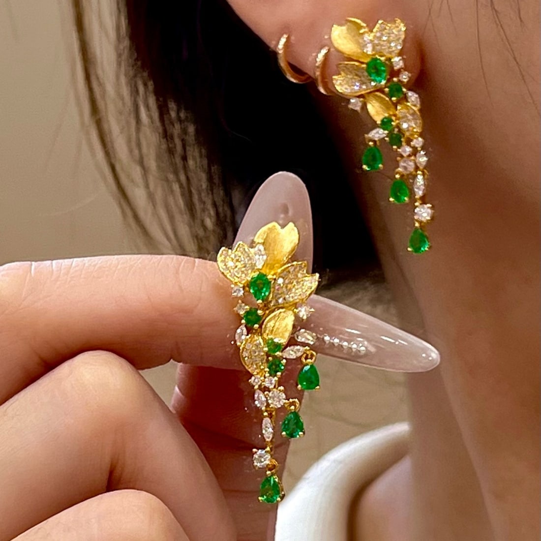 14k Gold 2.60 Ctw Natural Emerald & Diamond Earrings - 7