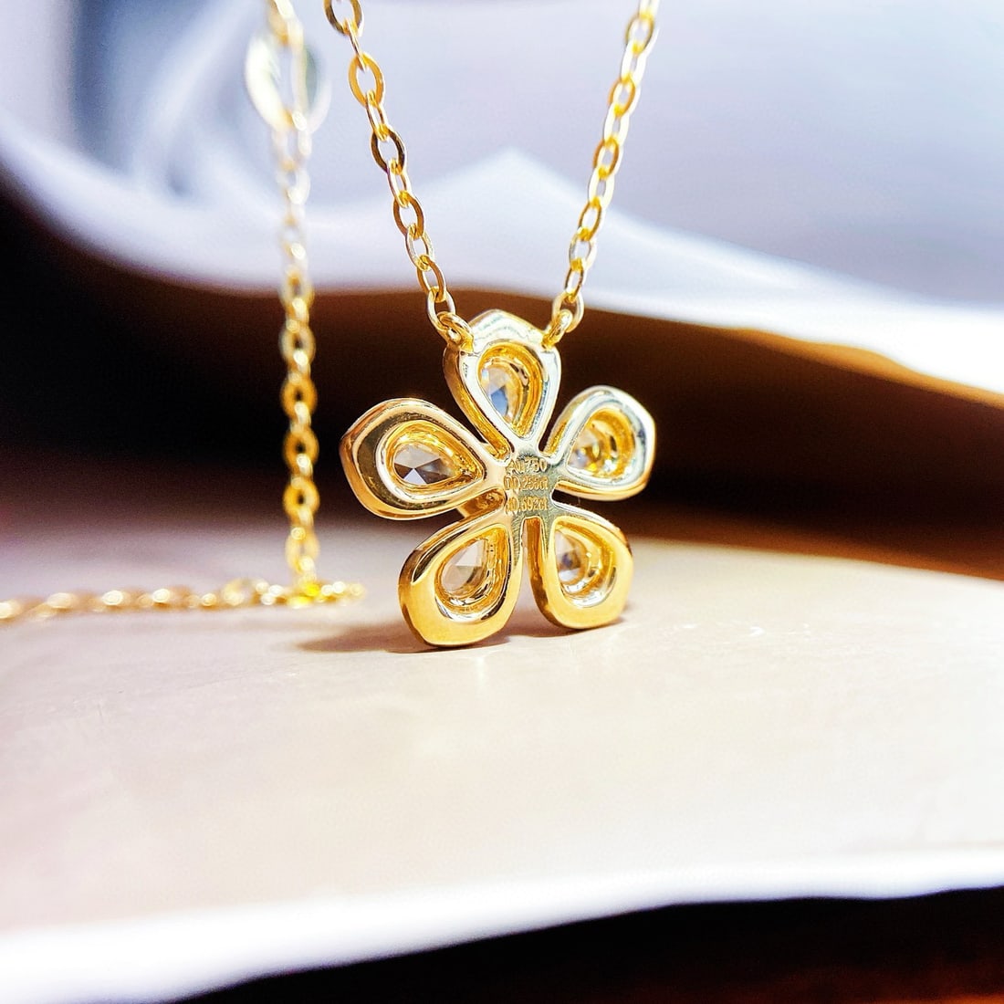 14k Gold 0.88 Ctw Natural Yellow Diamond & Diamond Necklace - 3