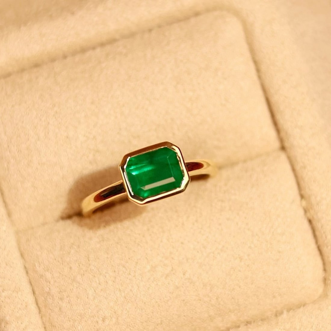 14k Gold 1.78 Ct Vivid Green Natural Emerald Ring - 5