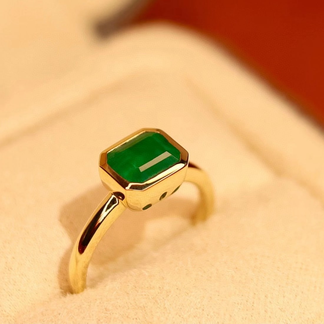 14k Gold 1.78 Ct Vivid Green Natural Emerald Ring - 6