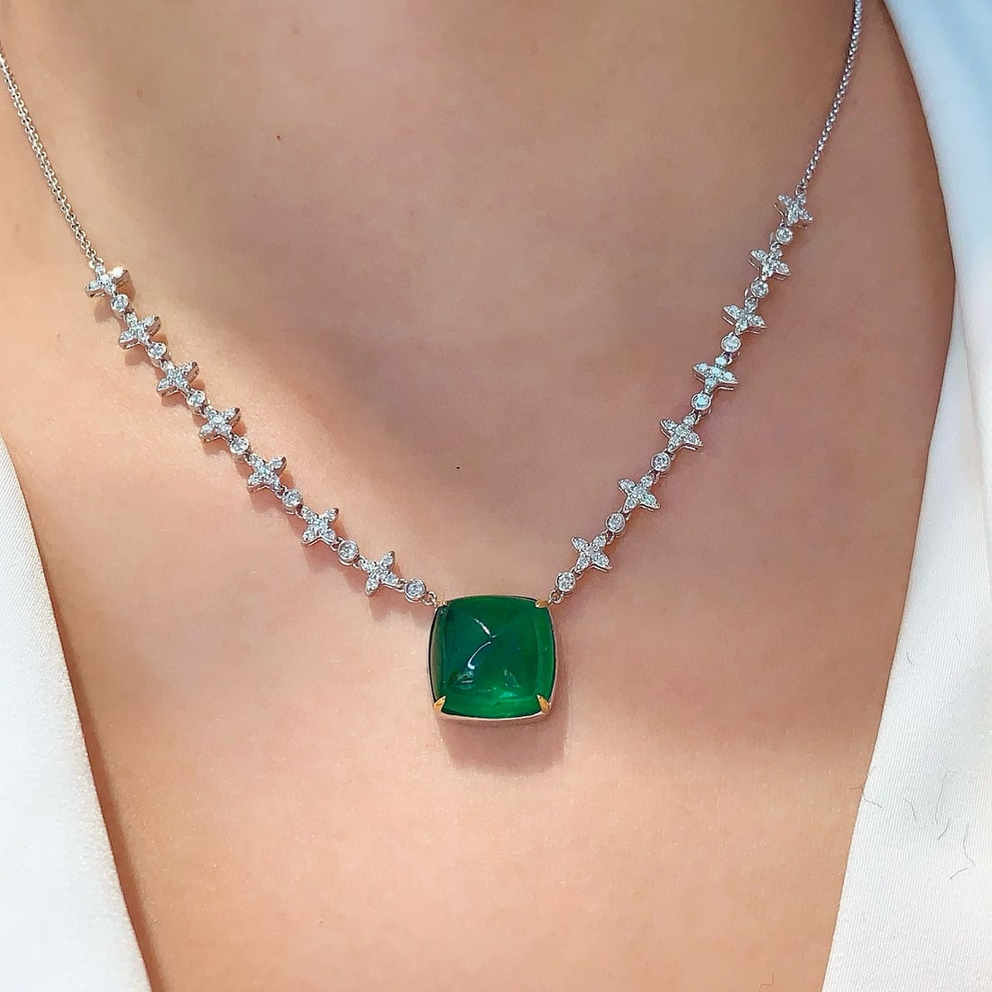 14k Gold 10.46 Ctw Vivid Green Natural Emerald & Diamond Necklace - 2