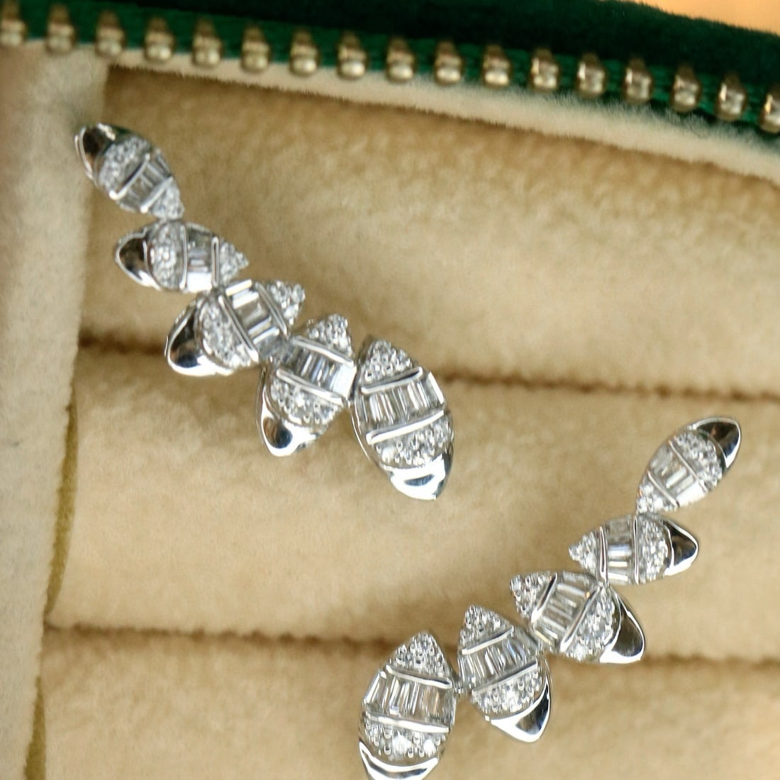 14k Gold 0.44 Ct Natural H Diamond Earrings: Ref:230985258 // gold content:14k gold // main gemstone:diamond // shape:multiply // carat weight:0. 44ct // clarity grade:vs-si // color:h // treatment:natural // Condition: New Low Estimate: