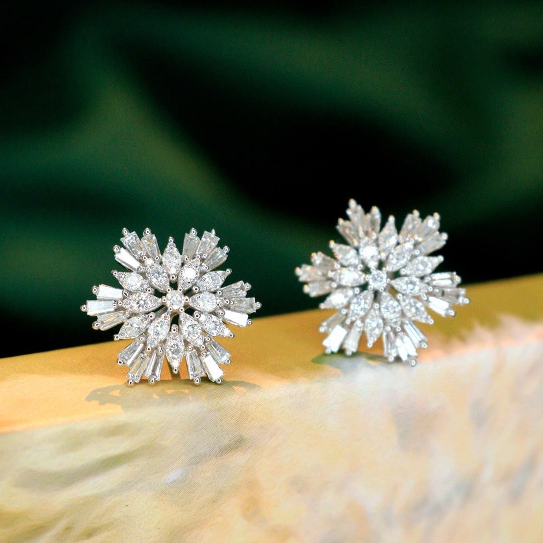 14k Gold 1.3 Ct Natural H Diamond Earrings: Ref:230985259 // gold content:14k gold // main gemstone:diamond // shape:multiply // carat weight:1. 3ct // clarity grade:vs-si // color:h // treatment:natural // Condition: New Low Estimate: 2900.00