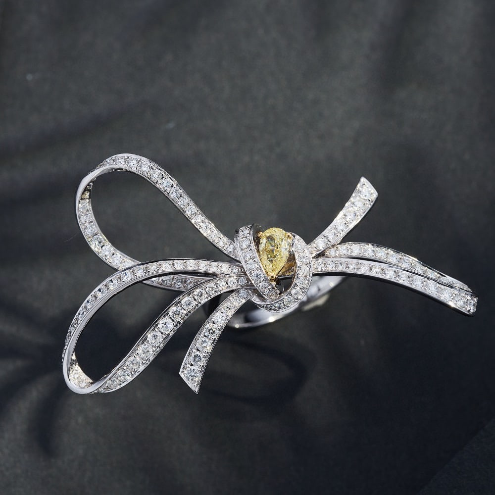 14k Gold 1.46 Ctw Natural Yellow Diamond & Diamond Ring: Ref:230986009 // gold content:14k gold // ring size:7. 25us // // main gemstone:yellow diamond // shape:pear // carat weight:0. 28ct // color:yellow // treatment:natural // // adjacent gemstone 2 :
