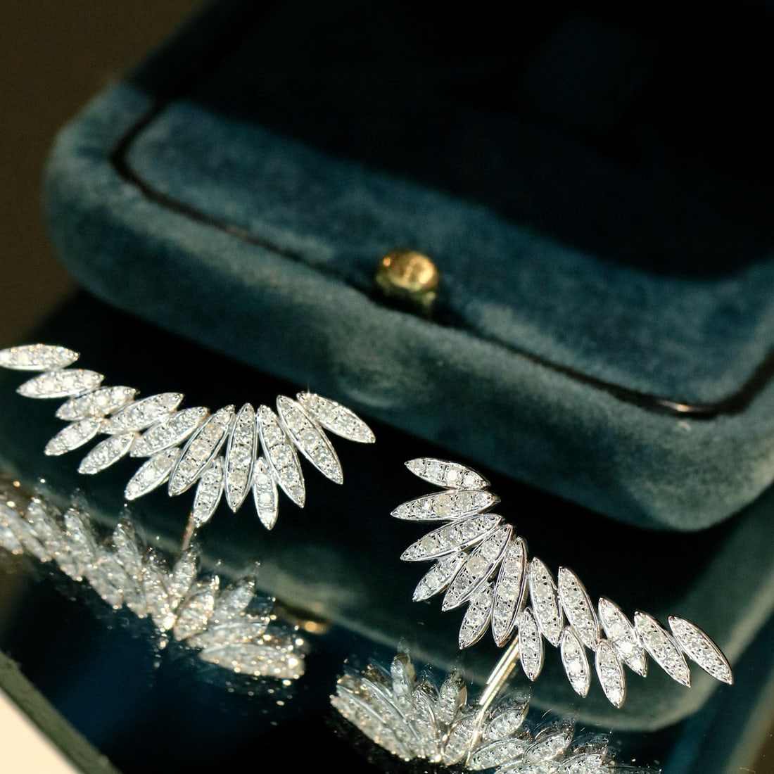 14k Gold 0.86 Ct Natural H Diamond Earrings: Ref:230986010 // gold content:14k gold // main gemstone:diamond // shape:round // carat weight:0. 86ct // clarity grade:vs-si // color:h // treatment:natural // cut grade:g // Condition: New Low