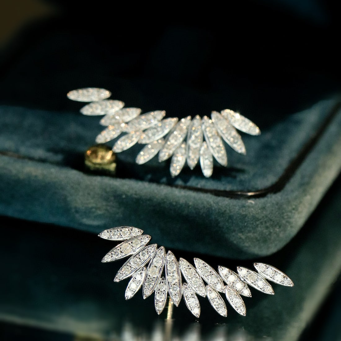14k Gold 0.86 Ct Natural H Diamond Earrings - 4