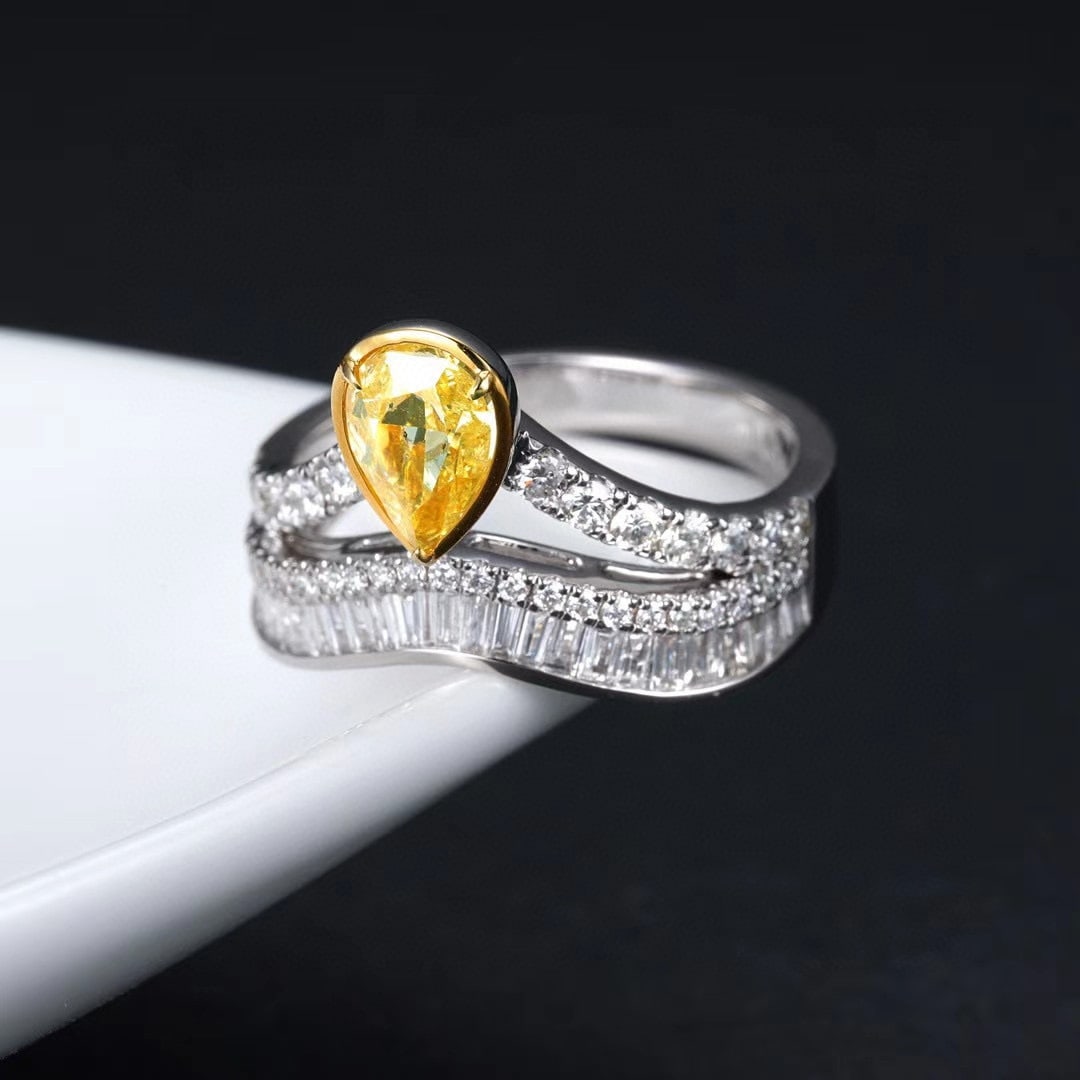 14k Gold 1.83 Ctw Natural Yellow Diamond & Diamond Ring: Ref:230986013 // gold content:14k gold // ring size:7. 25us // // main gemstone:yellow diamond // shape:pear // carat weight:1. 00ct // color:yellow // treatment:natural // // adjacent gemstone 2 :